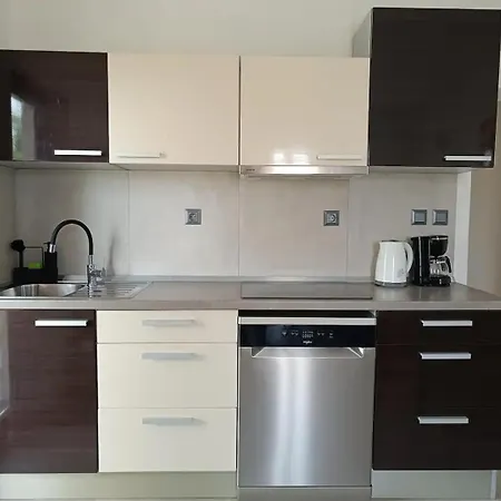 Maro And Nora * Malinska