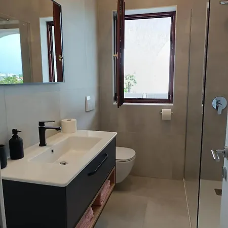 Maro And Nora Малинска